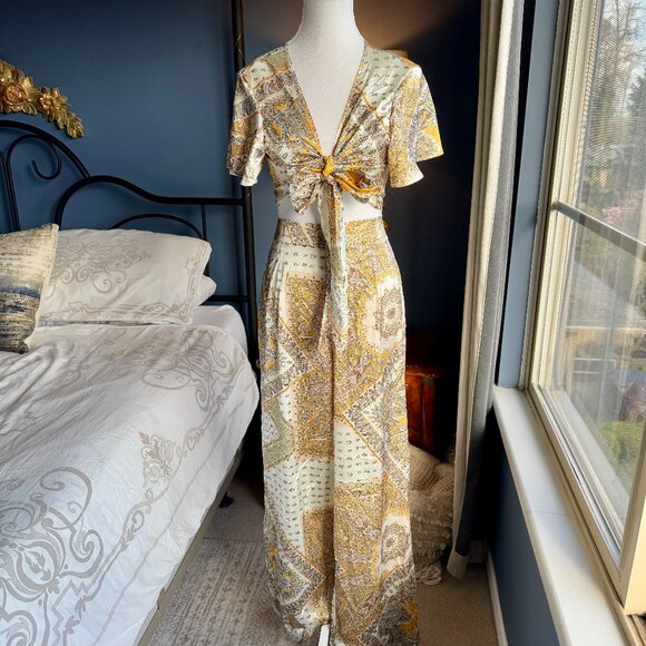 NWT Yellow Paisley Satin Wrap Top & High Rise Wide Leg Pants Set - Picture 2 of 12